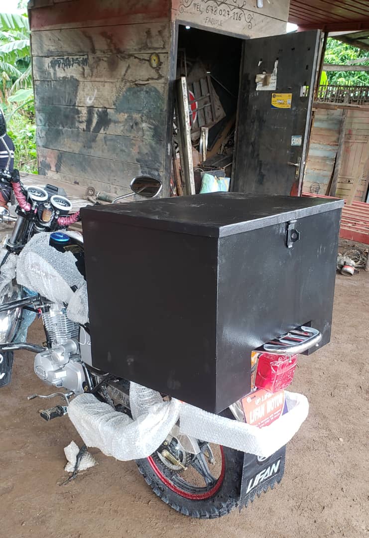 Coffre de rangement pour moto